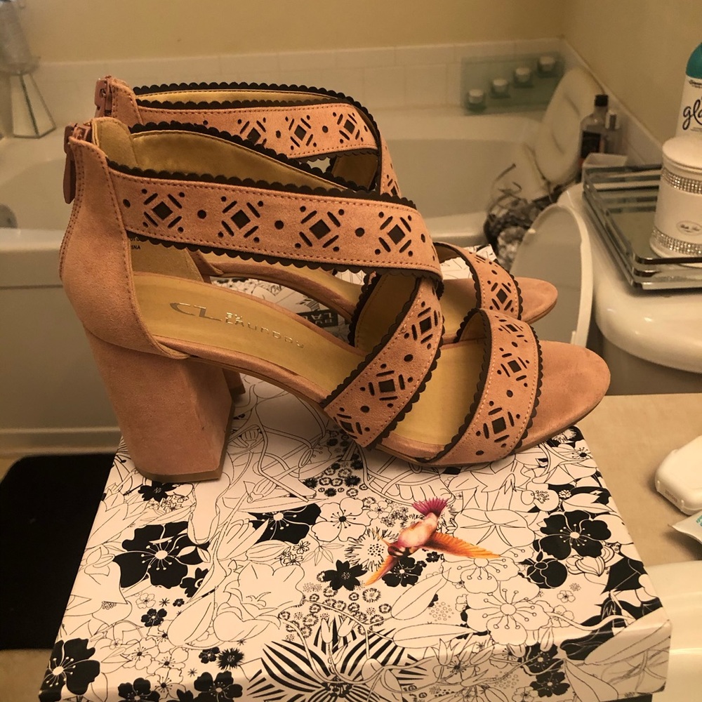 Sandals - Picture 2 of 3